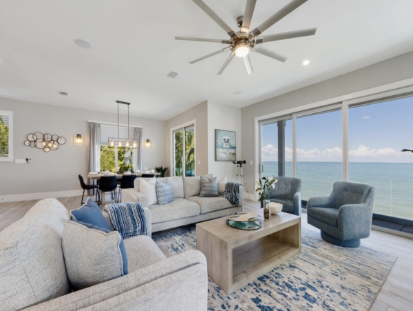 Luxe Rental Located between City Pier and Rod N Reel Pier